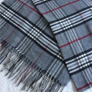 PRICE DROP! Super Soft Gray Plaid Scarf